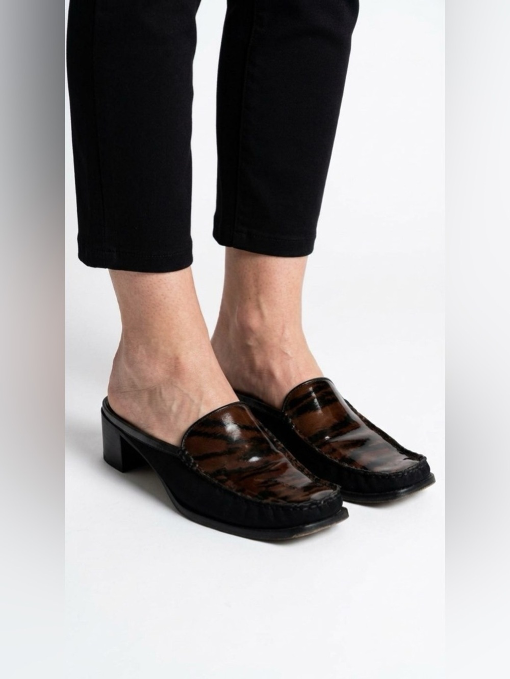 STUART WEITZMAN VINTAGE BLACK BROWN SHOE ANIMAL PRINTS SLIP ON SHOE BLOCK HEELS - Picture 3 of 16